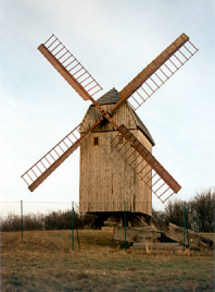 wieder hergestelltes Denkmal Bockwindmühle